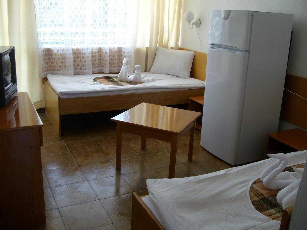 Hotel Phoenix 克兰内沃 外观 照片