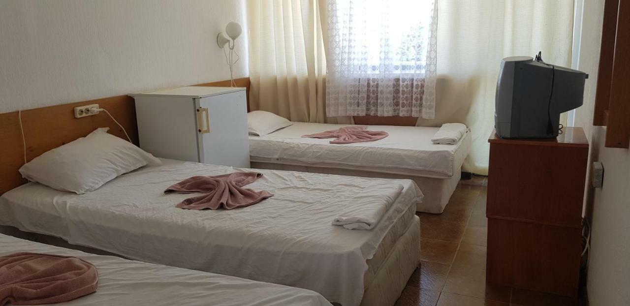 Hotel Phoenix 克兰内沃 外观 照片