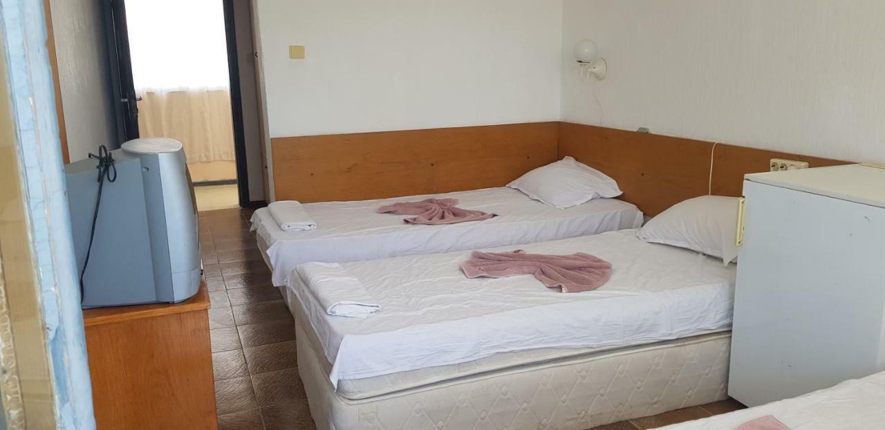 Hotel Phoenix 克兰内沃 外观 照片
